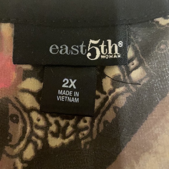 East 5th Plus SZ 2X Butterfly Print Semi Sheer Top - Picture 8 of 14